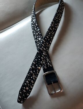 Ladies Black Studded Suede Leather Belt - Fashion Buckle. Size XL.